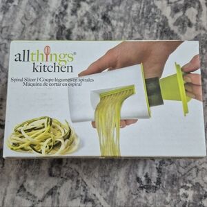 New Hand Held Spiral Slicer - White and Green